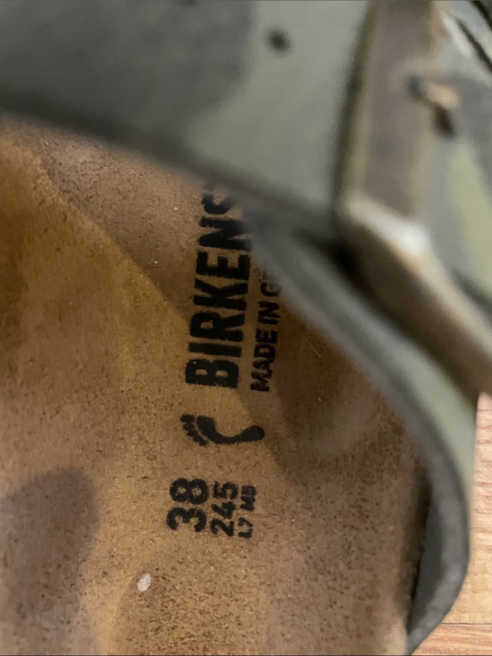 Birkenstock Arizona Camo Two-Strap Sandals - Olive & Dark Green 38 EUC - Picture 6 of 9